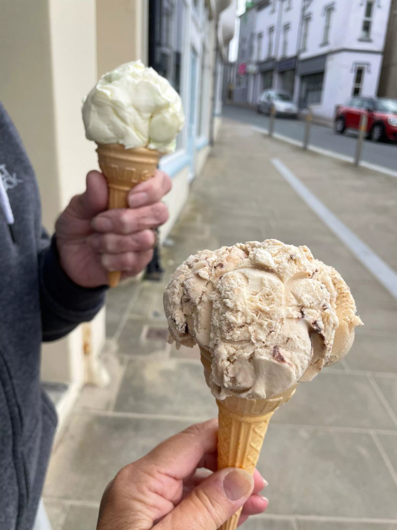 Scoops Ice-cream Parlour