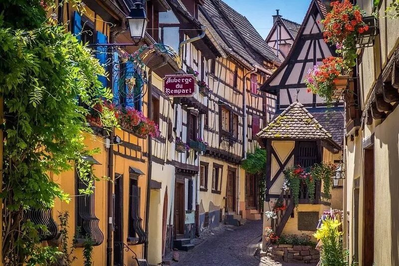 Duplex St Léon*** located in Eguisheim with private parking and 10km from Colmar