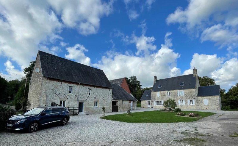 Cottage sleeps 4 near the D-Day landing beaches. Pets allowed