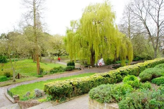 Southchurch Hall Gardens