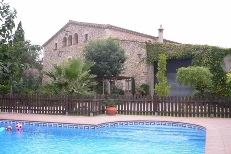 Ideal for vacations in family. Emplacement favoured to visit the zoneBig house