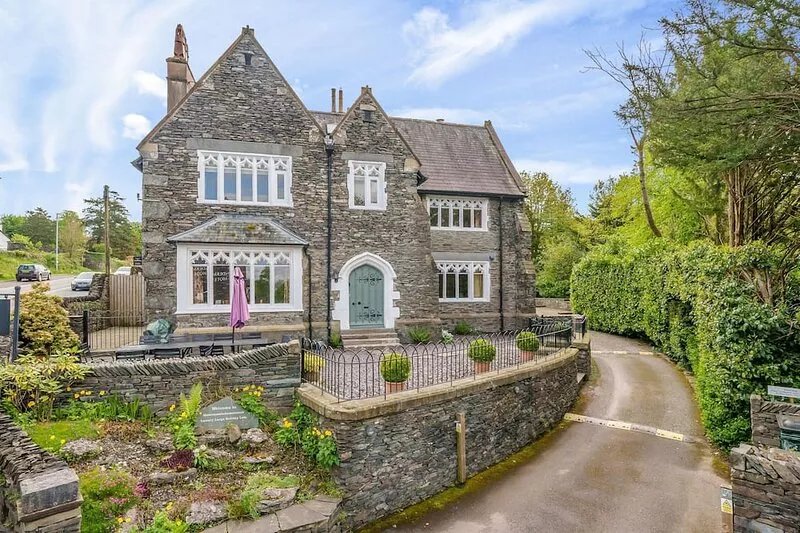 Number One a fabulous historic property with hot tub, cinema room and own bar.