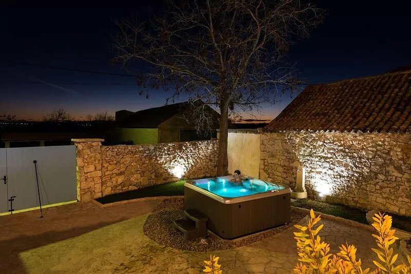 Wellness & spa Villa Spirini Dvori - heated seasonal pool, sauna, hot tub