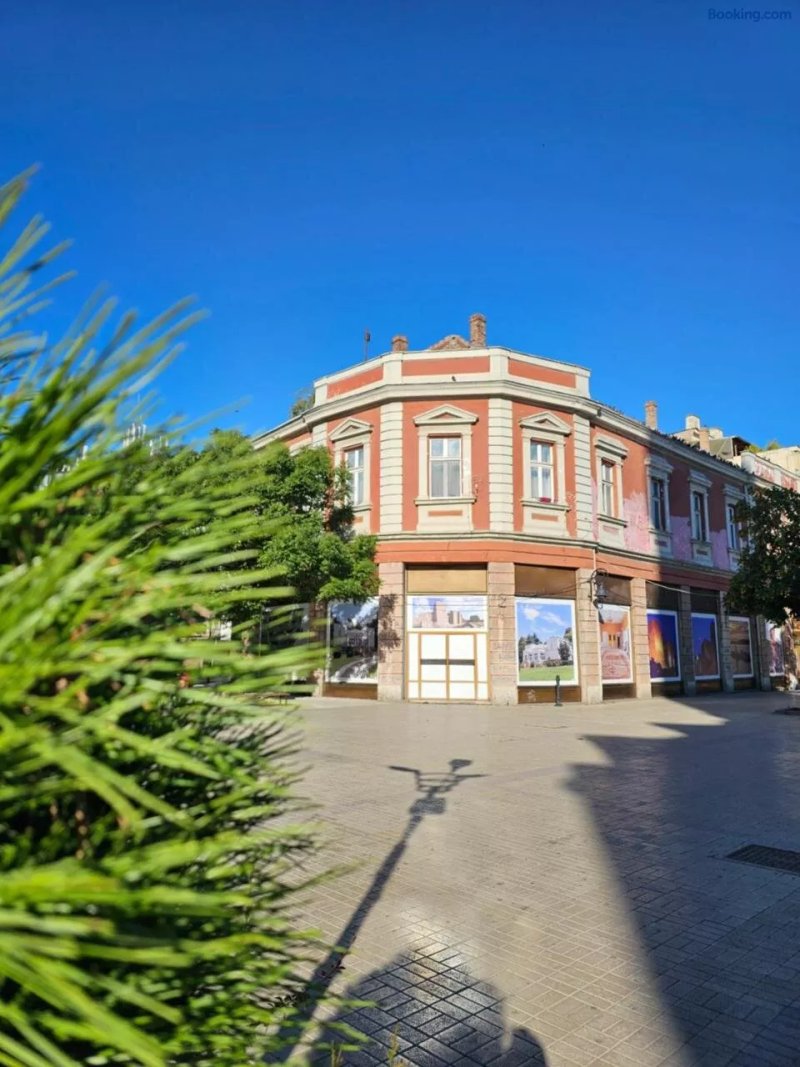 Nikolas Grand Apartments