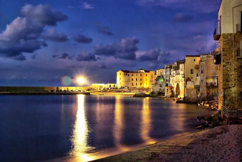 Archimedes Lounge in Cefalù
