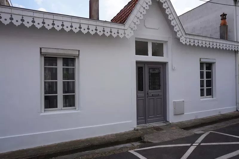 Ideally located within 100 meters from the beach, shops and market