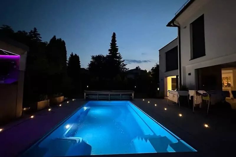 Luxury Villa with Sauna and Outdoor Pool - 10 min to City Center (9 Bedroom)