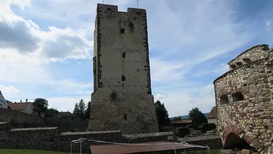 Kinizsi Castle
