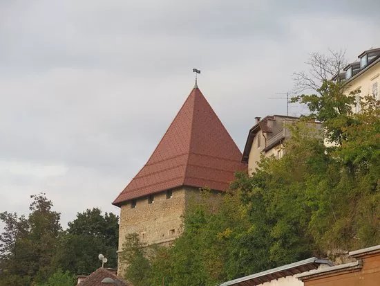 Skrlovec Tower