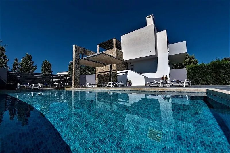 XENOS VILLA 1   WITH PRIVATE SWIMMING POOL, NEAR THE SEA