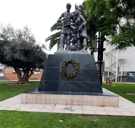 Monumento Familia Zapatera