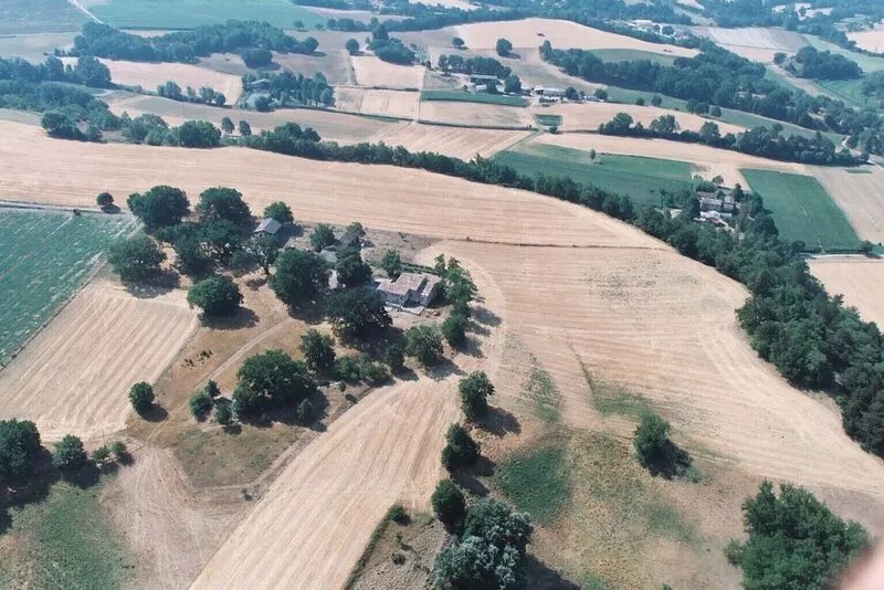 detached stone house in Forcalquier, in the countryside, with superb views