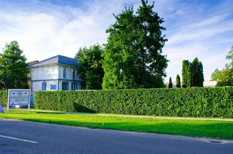 Samson Apartments