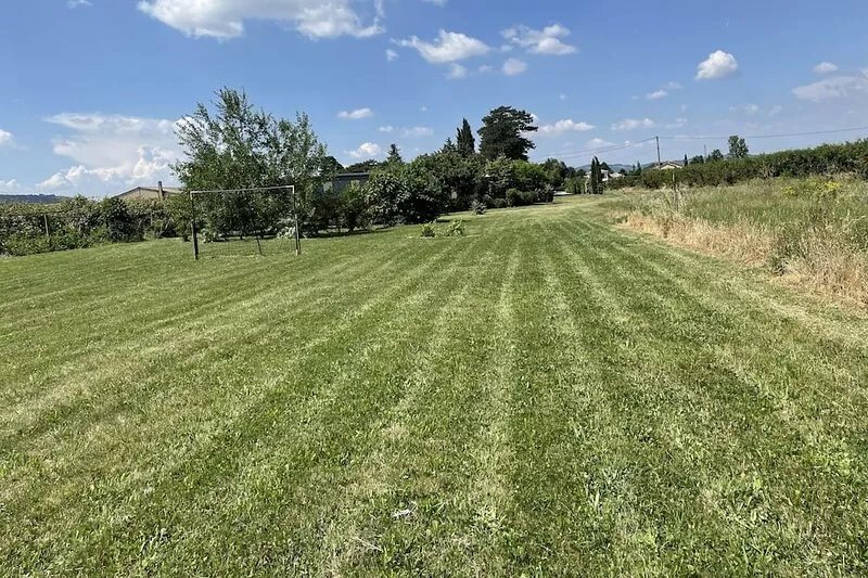 Gites and caravans with swimming pool in Drôme Nature breaks with family or