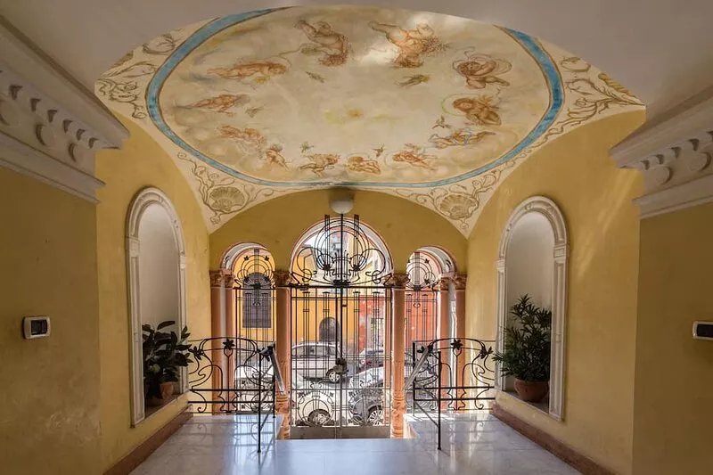 ROYAL SUITE, AN ELEGANT WAY TO LIVE THE HOLIDAY