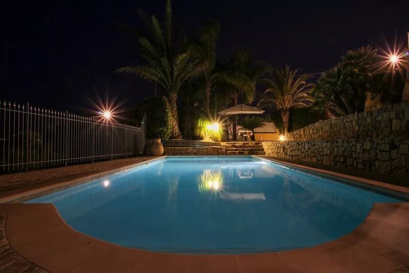 Apartment in villa with swimming pool and garden.  CITRA CODE: 008008- LT -0320