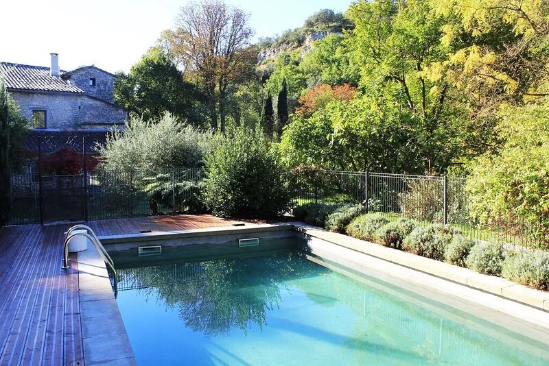 Provencal farmhouse of the fifteenth century, private pool