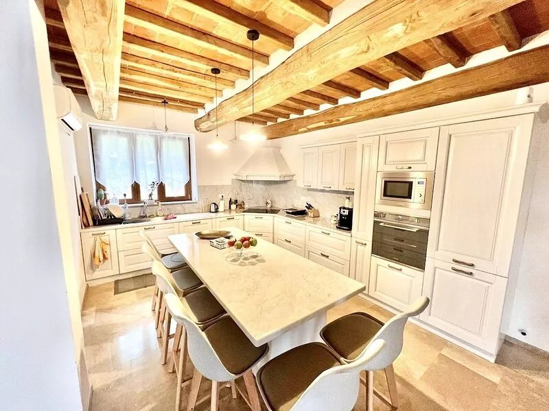NEW luxurious Villa Podere Vista Verde Tuscany, with 6 boardrooms & Pool