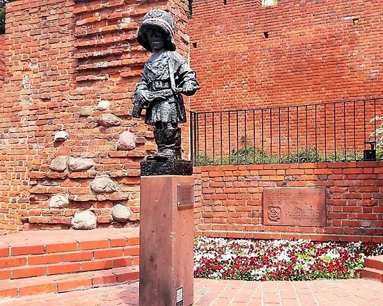 Statue of the Little Insurgent