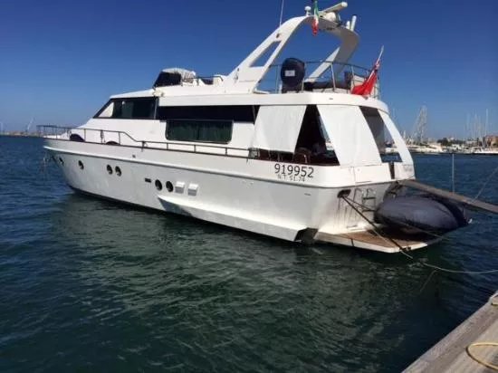 Ladeca Yacht's Renting