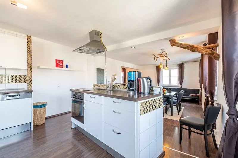 Ideal for trips to Augsburg, Legoland, Munich, Ulm ... fully equipped
