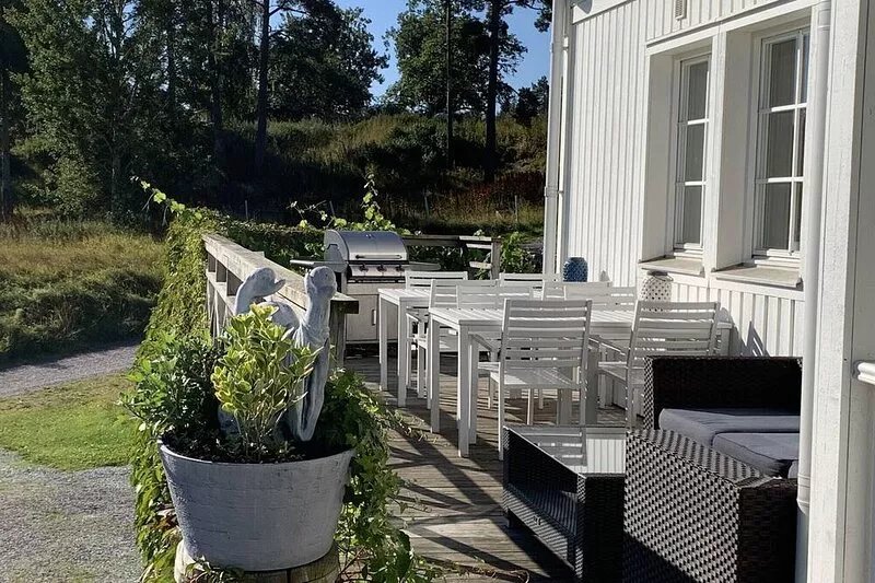 Cozy holiday home with lake view on a horse farm near Stockholm