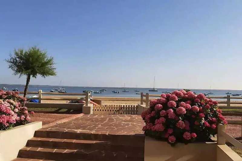 Arcachon near the heart and city center sea view all comfort4* Clim Wifi Parking