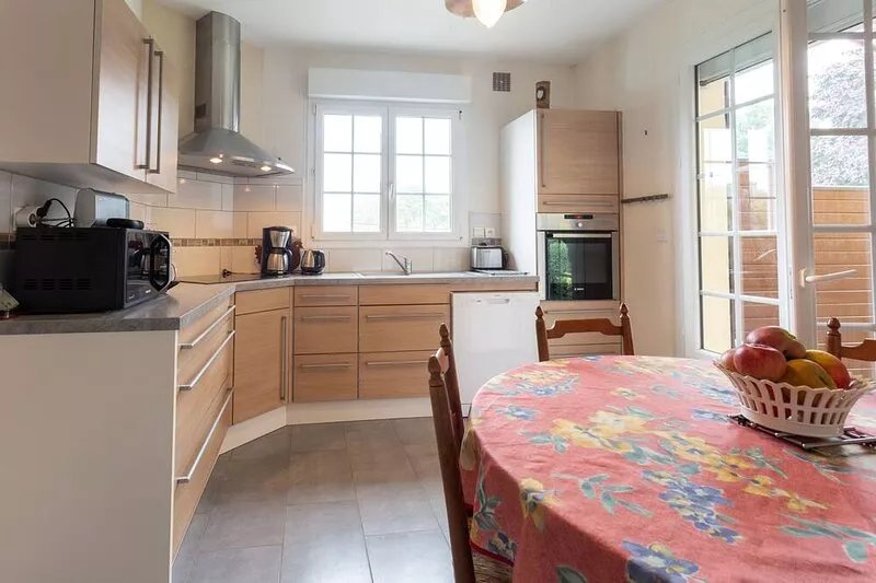 Maison Auviais - Three Bedroom House, Sleeps 8