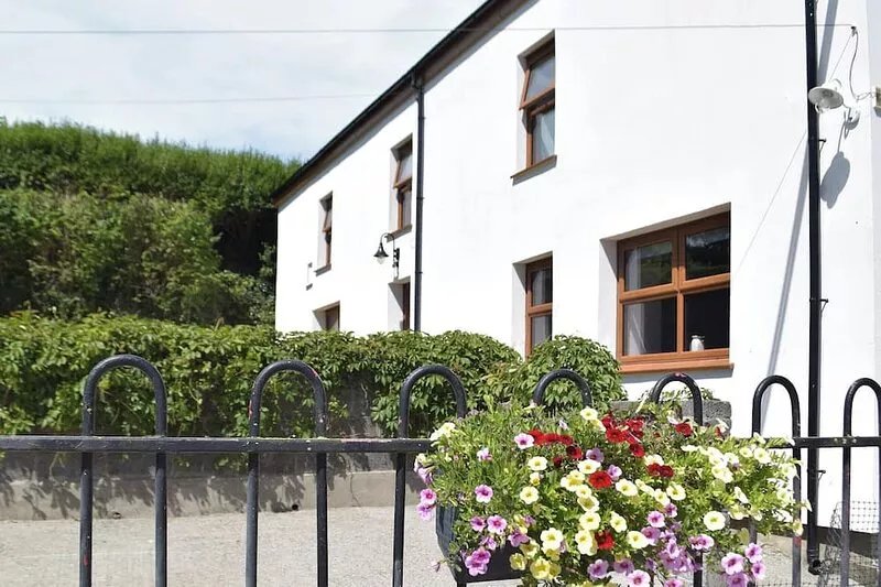 4 bedroom accommodation in Ponthenri, near Llanelli