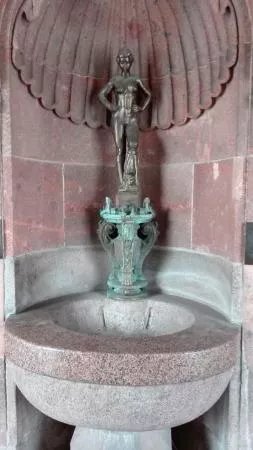 Brunnen "Badendes Madchen"