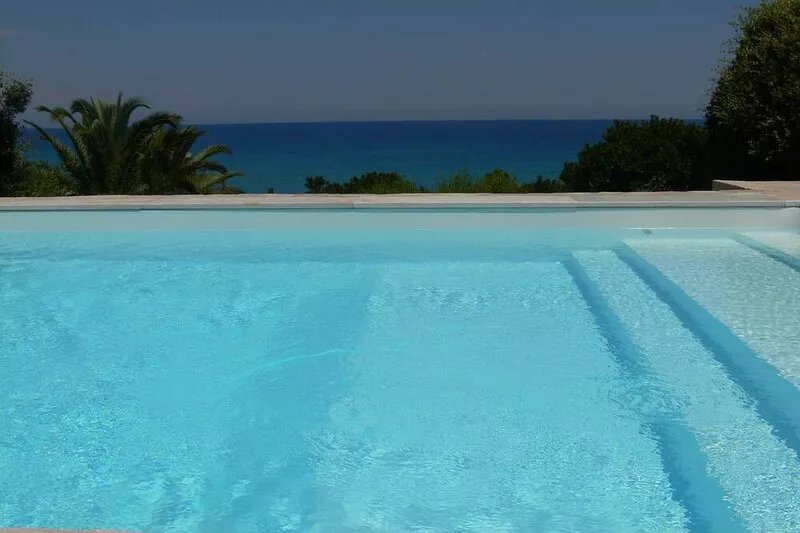 Exclusive granite villa DIRECTLY on the beach, sea and mountain panorama, pool