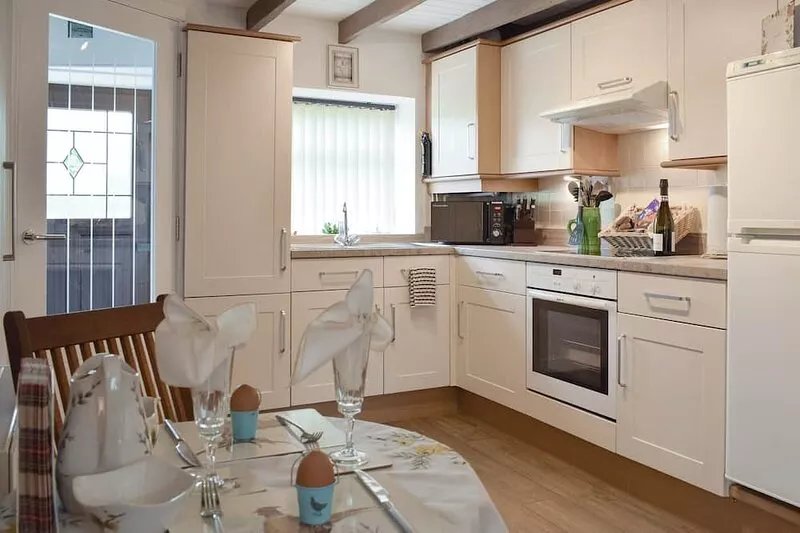 Horseshoe Cottage is cosy and welcoming, perfect for a romantic break.