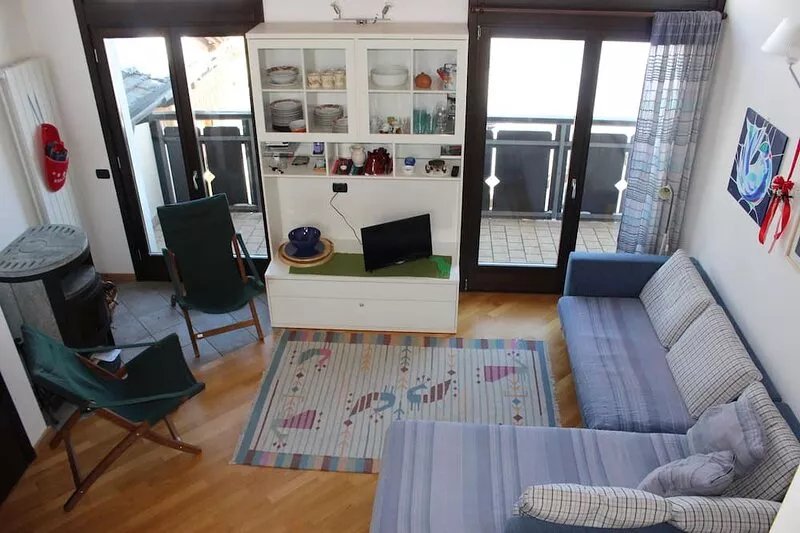 LARGE AND BRIGHT APARTMENT SPECTACULAR VIEW OF THE COUNTY OF BORMIO.........