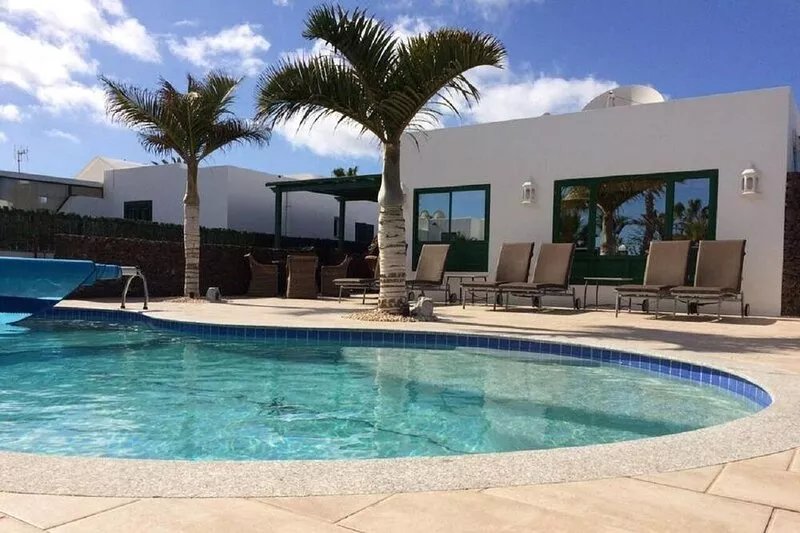 Beautiful villa with private pool in Playa Blanca
