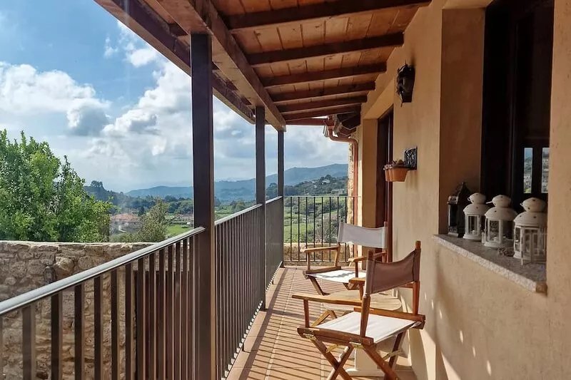 Stunning villa with pool in a rural hamlet setting up in the hills above Vigo