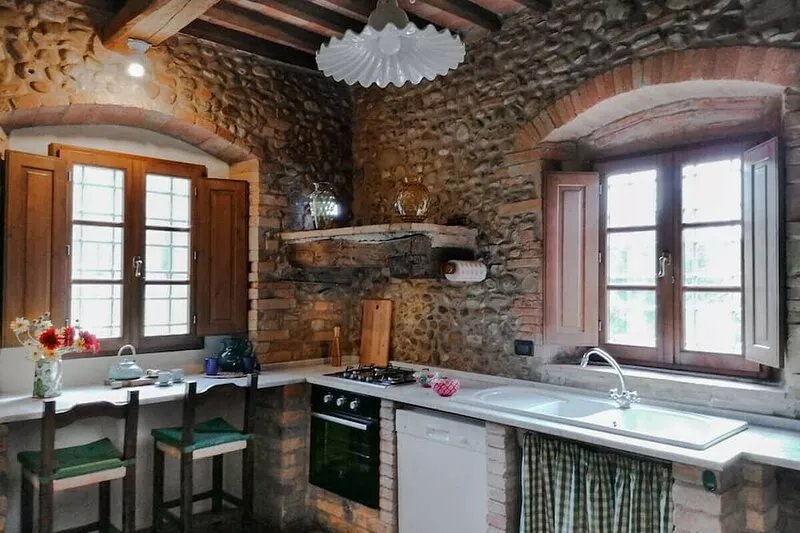 La Quercia, apartment with garden for 6/8 people  in the heart of Chianti
