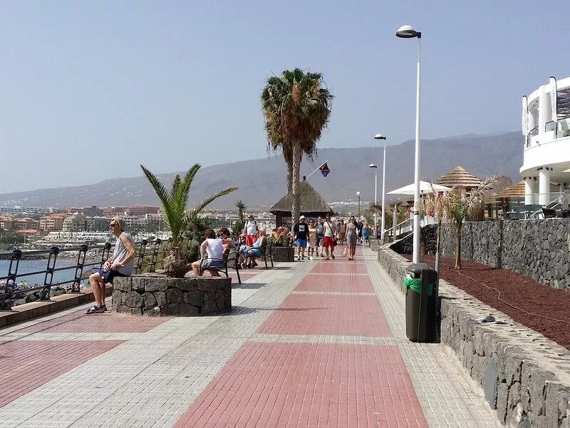 Studio Hotel Apt, in Costa Adeje, Few Minutes Walk To Beach, Shops & Bars