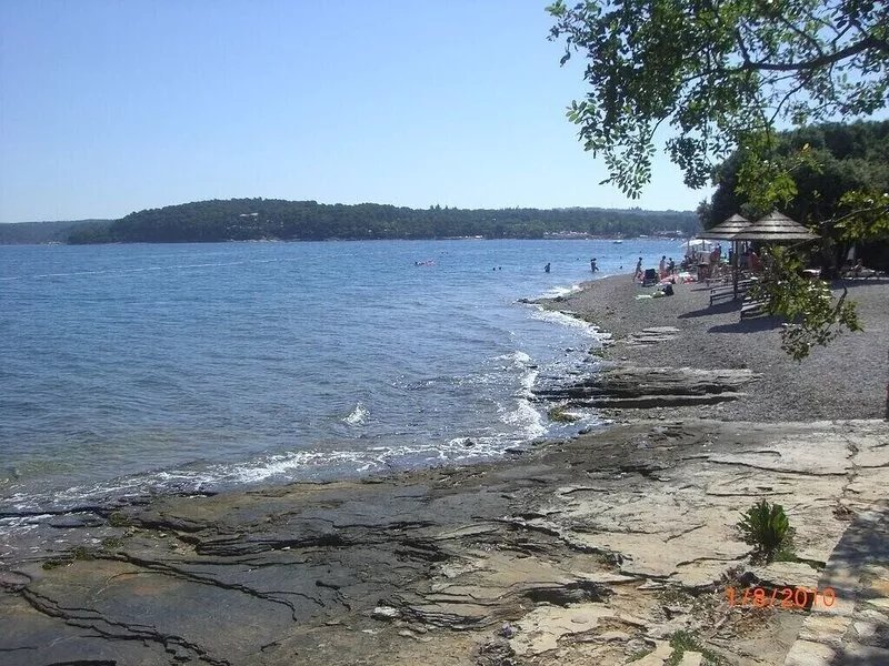 Swimming Pool, Tennis Court, WiFi, local shops/restaurants
