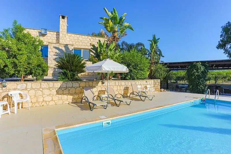 Villa Georgios Rafaela: Secluded, pool, Wifi, A/C, sleeps 10