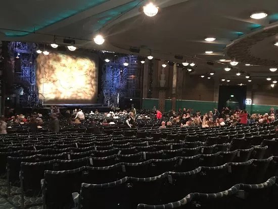 Apollo Victoria Theatre