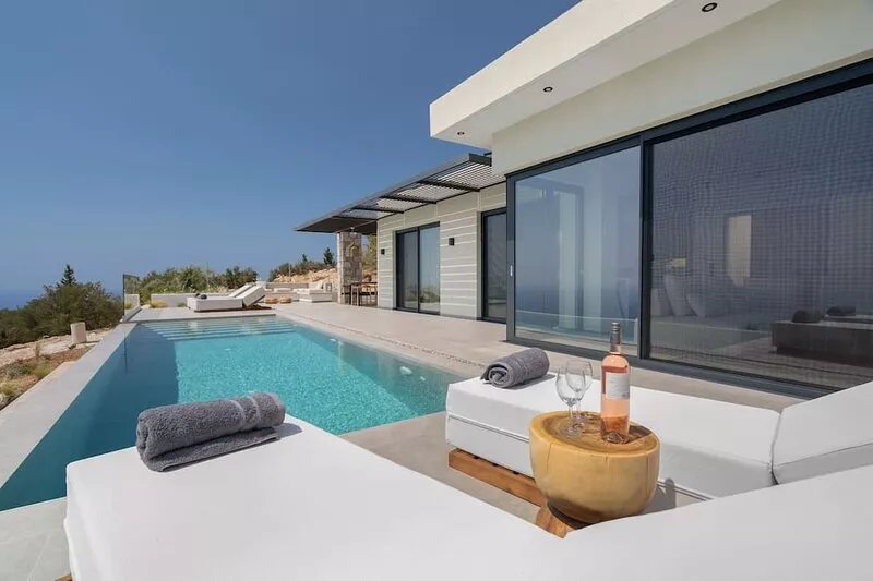 Villa 'Nimbus Villas' with Sea View, Wi-Fi and Air Conditioning