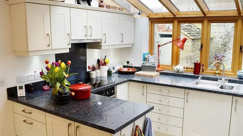 Maisey Cottage - sleeps 4 guests  in 2 bedrooms