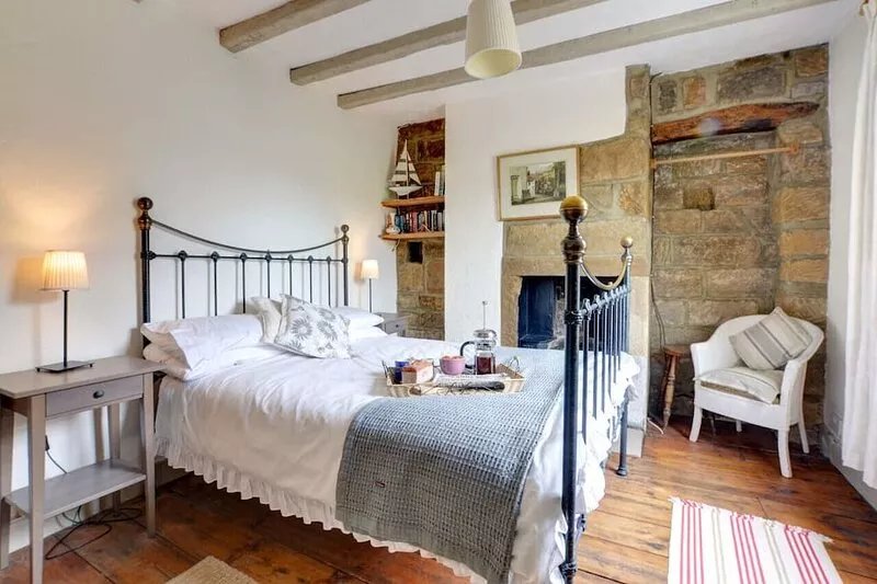 Holmlea - Three Bedroom House, Sleeps 5