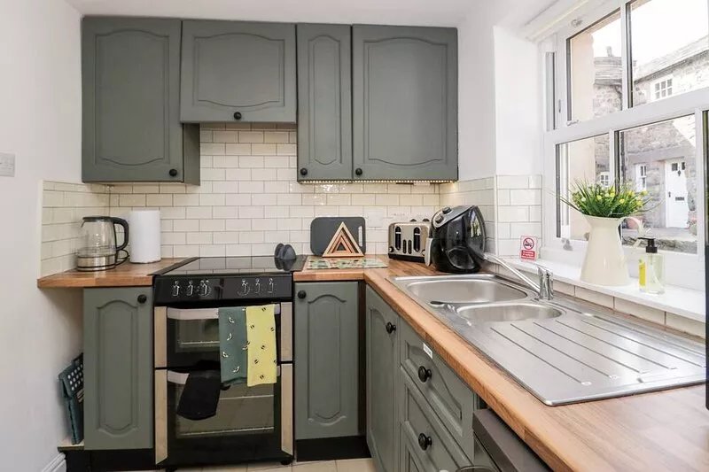 RAMBLERS REST, pet friendly, character holiday cottage in Sedbergh