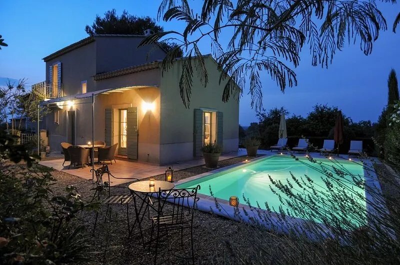 Charming  Villa in St Remy de Provence ,free wi-fi and air conditioning.