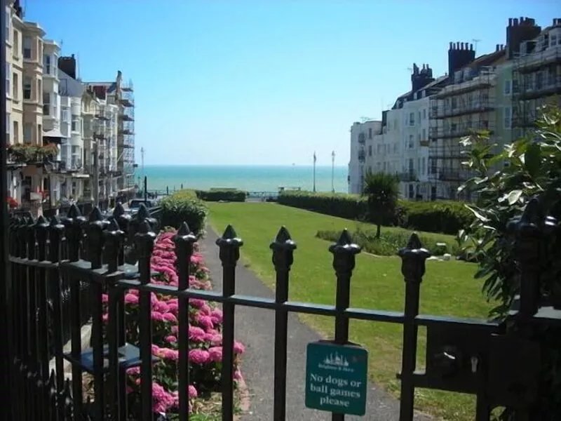 Romantic with Sea View Sleeps 2-4