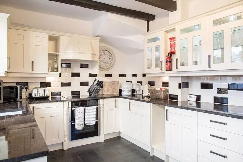 Cosy Detached 2 Bed Cottage in Tewkesbury Centre