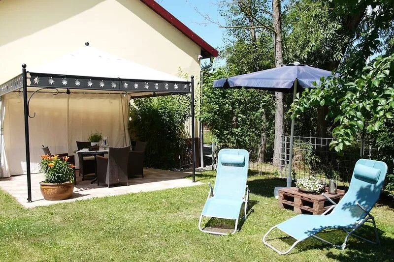 Spacious, comfortable apartment on the Little Red Riding Hood Cycle Path