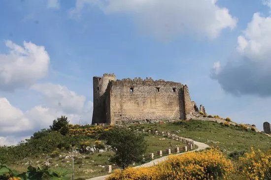 Castello di Avella