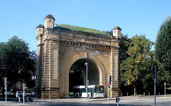 Porte Serpenoise
